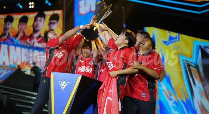 Booyah Penentu di Game Ke-12, Robot Merah Rebut Trofi Asia Tenggara